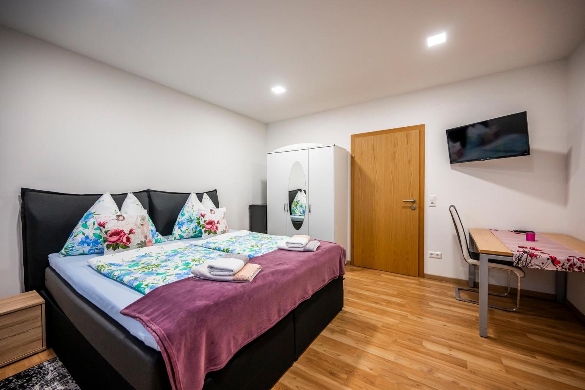 Die Schlafstube - Bed & Breakfast Zeltweg Buitenkant foto