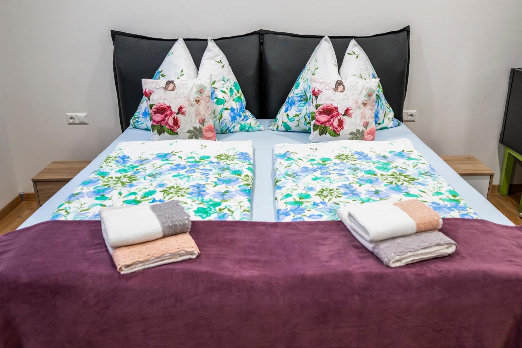 Die Schlafstube - Bed & Breakfast Zeltweg Buitenkant foto