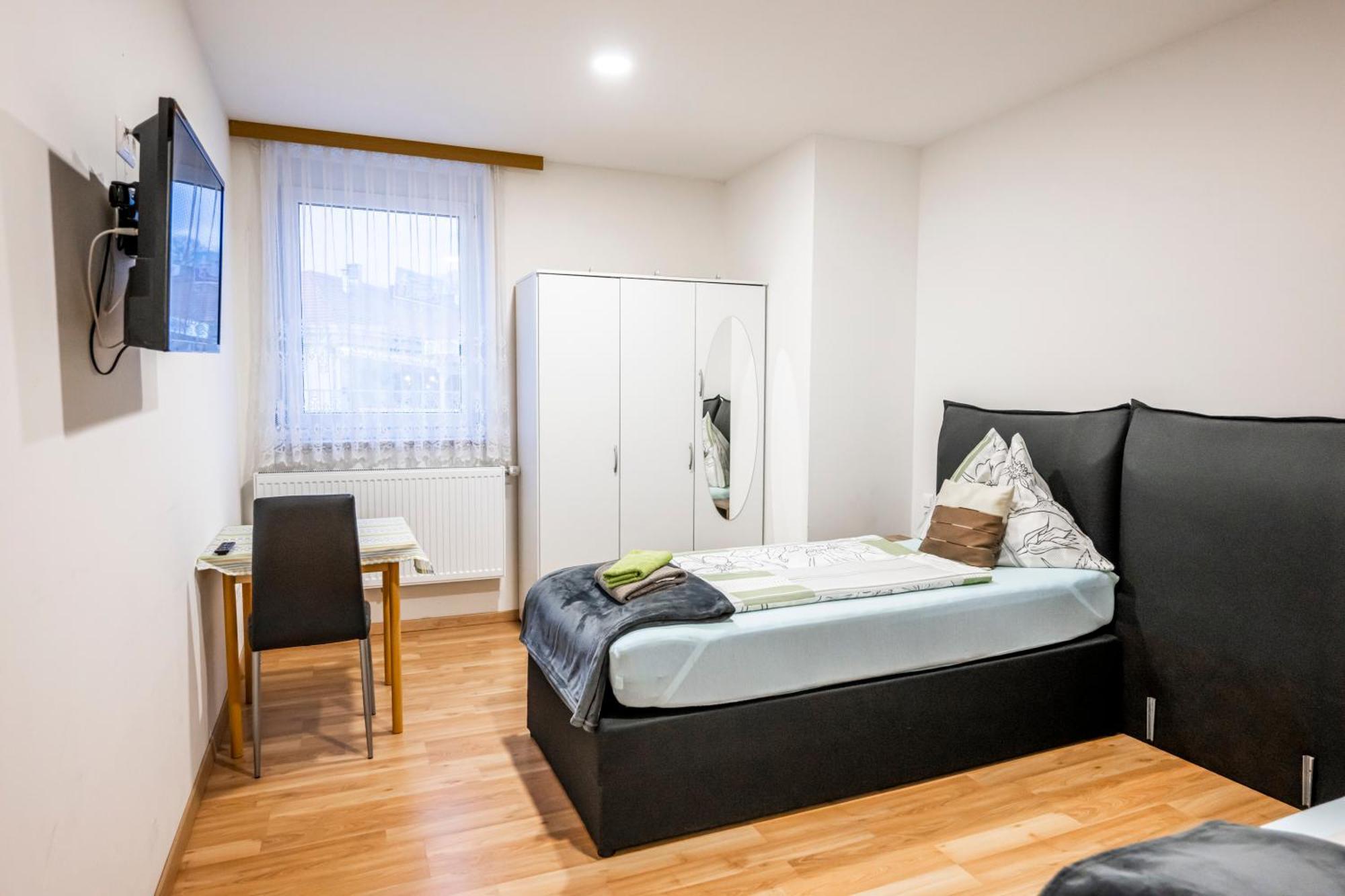 Die Schlafstube - Bed & Breakfast Zeltweg Buitenkant foto