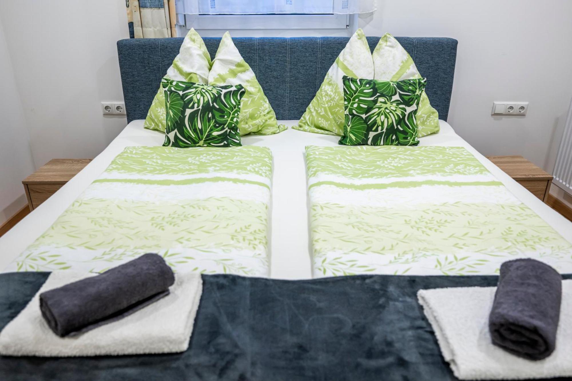 Die Schlafstube - Bed & Breakfast Zeltweg Buitenkant foto