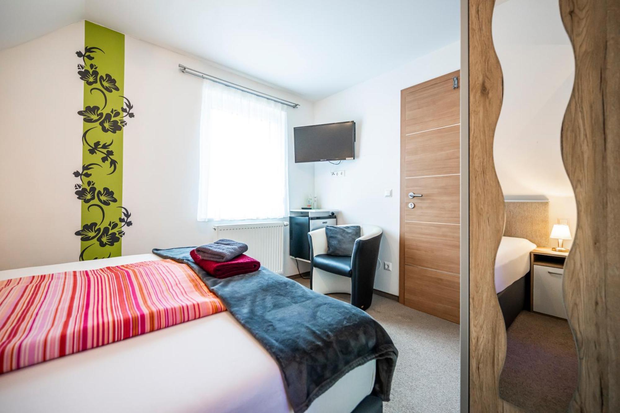 Die Schlafstube - Bed & Breakfast Zeltweg Buitenkant foto