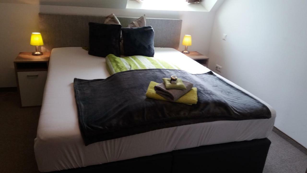 Die Schlafstube - Bed & Breakfast Zeltweg Buitenkant foto